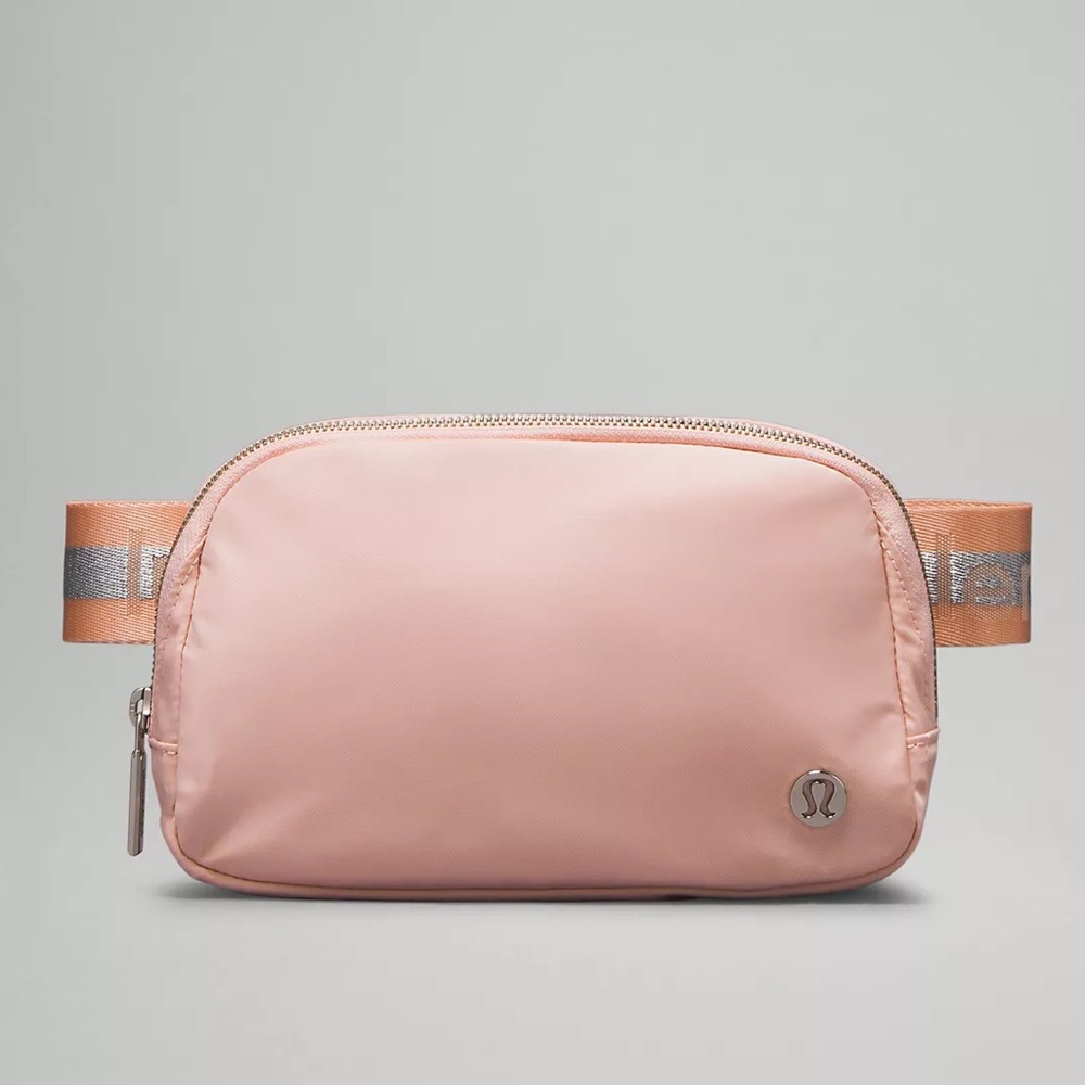 Everywhere Belt Bag 1L Wordmark